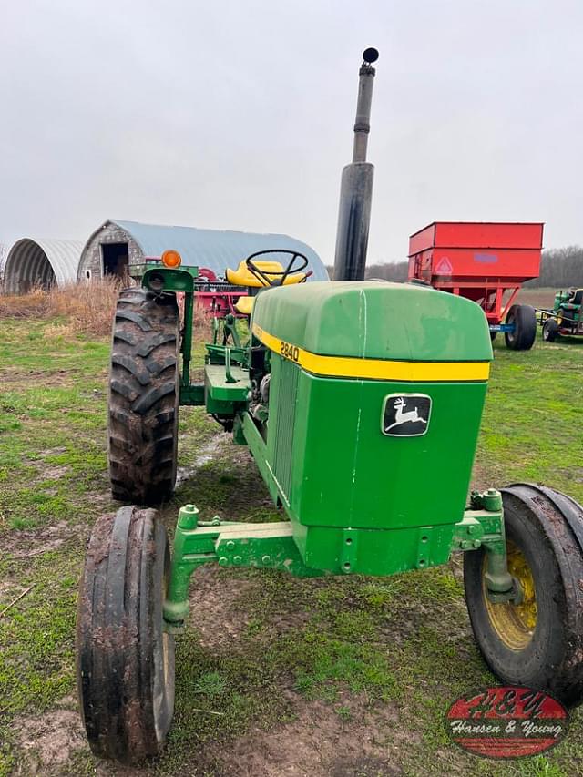 Image of John Deere 2840 equipment image 4