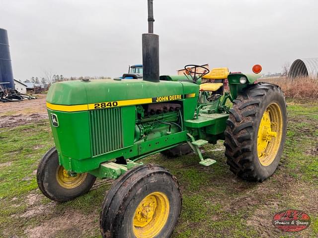 Image of John Deere 2840 equipment image 1