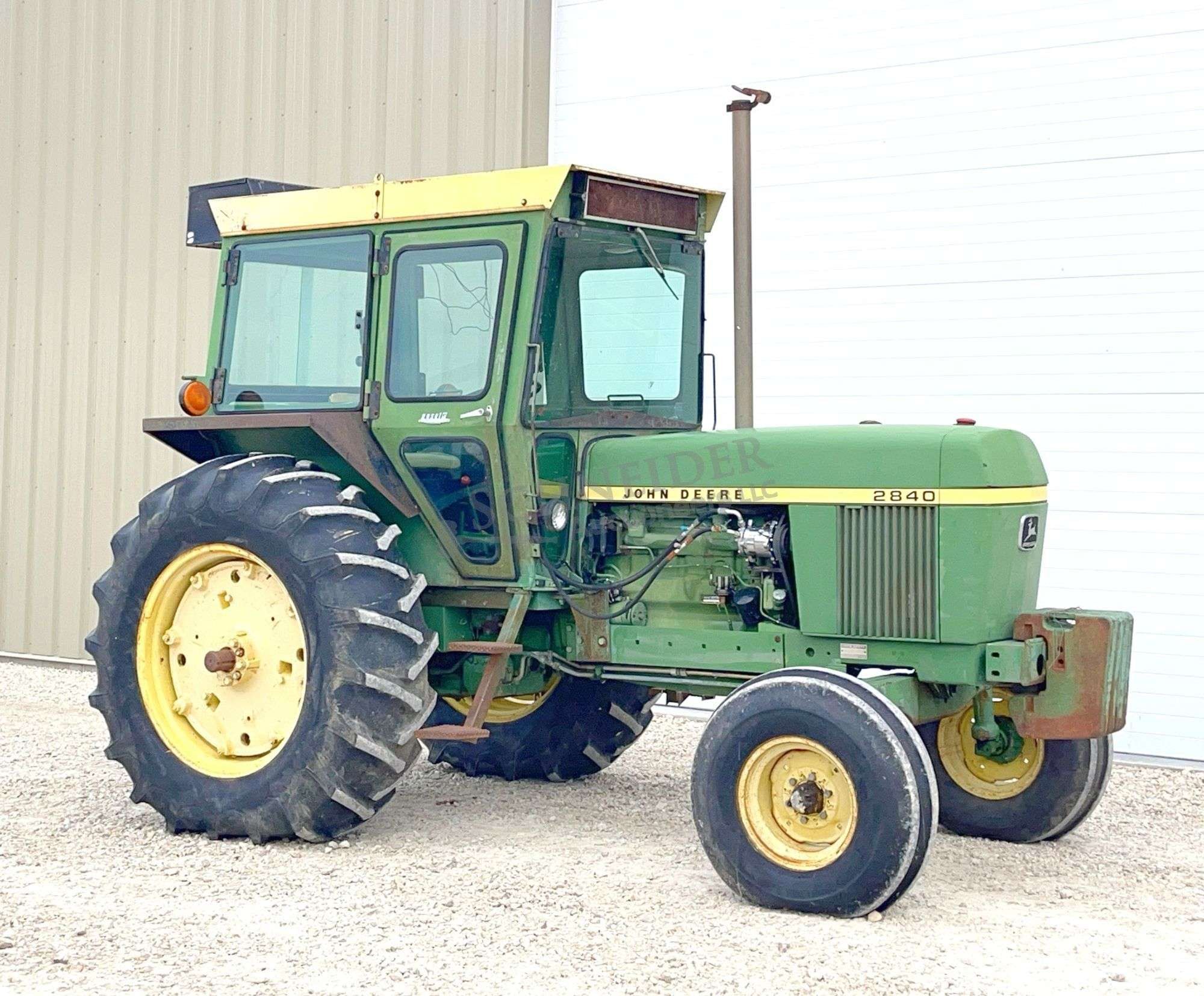John Deere 2840 Equipment Image0