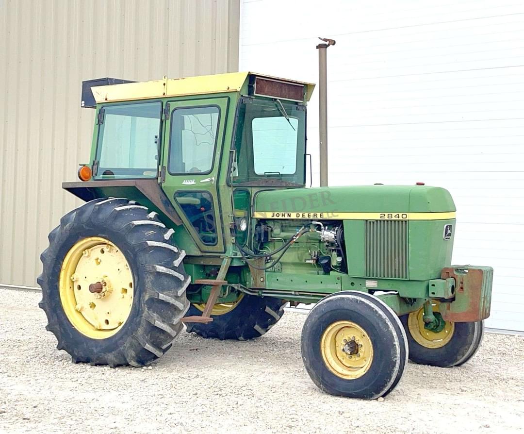 Image of John Deere 2840 Primary image