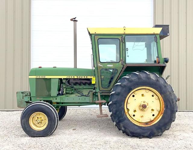 Image of John Deere 2840 equipment image 3