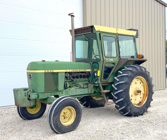 Image of John Deere 2840 equipment image 1