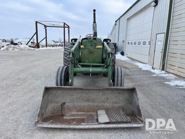Image of John Deere 2840 equipment image 1