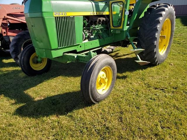 Image of John Deere 2840 equipment image 2