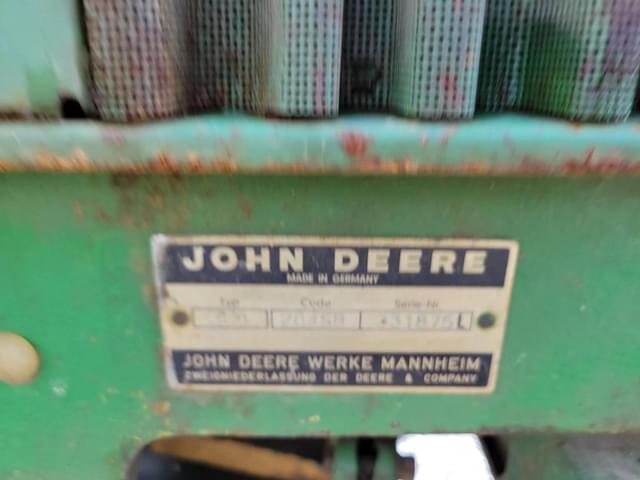 Image of John Deere 2840 equipment image 3