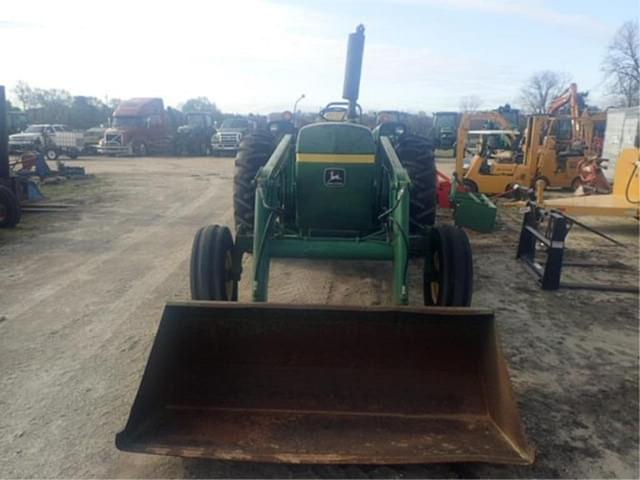 Image of John Deere 2840 equipment image 1