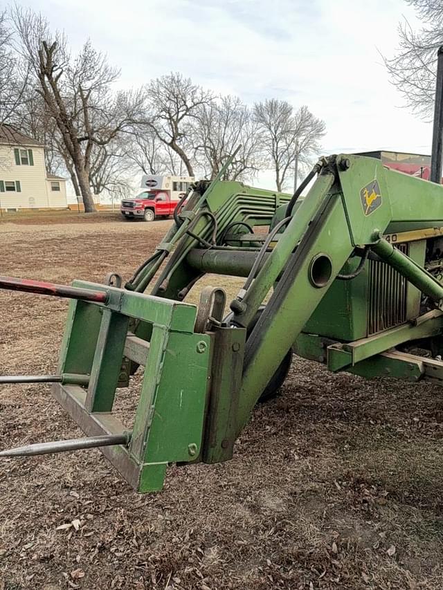 Image of John Deere 2840 equipment image 4