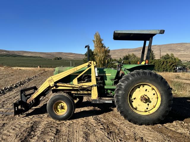Image of John Deere 2840 equipment image 1