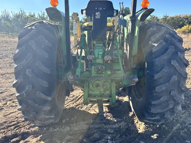 Image of John Deere 2840 equipment image 3