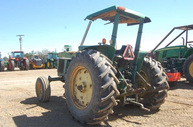 Image of John Deere 2840 equipment image 1