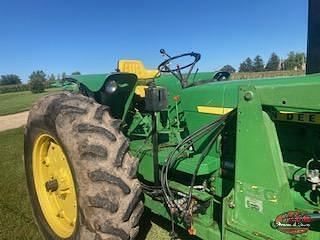 Image of John Deere 2840 equipment image 3