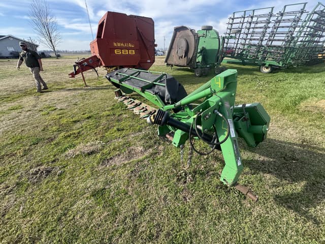 Image of John Deere 285 equipment image 1