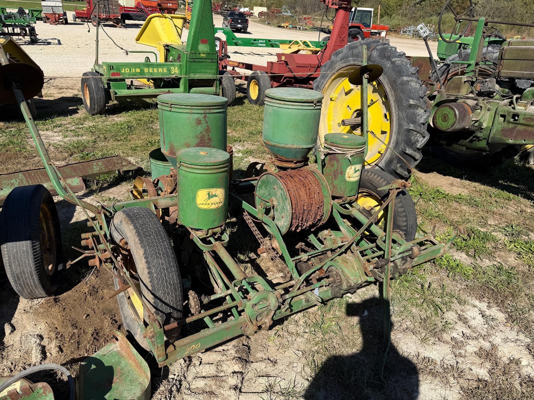 John Deere 290 Equipment Image0