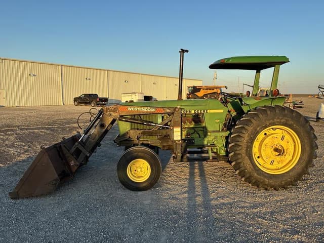 Image of John Deere 2940 equipment image 1