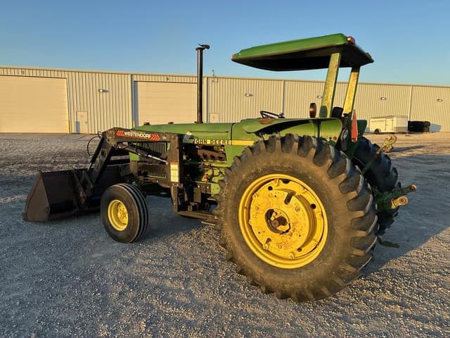 Image of John Deere 2940 equipment image 2