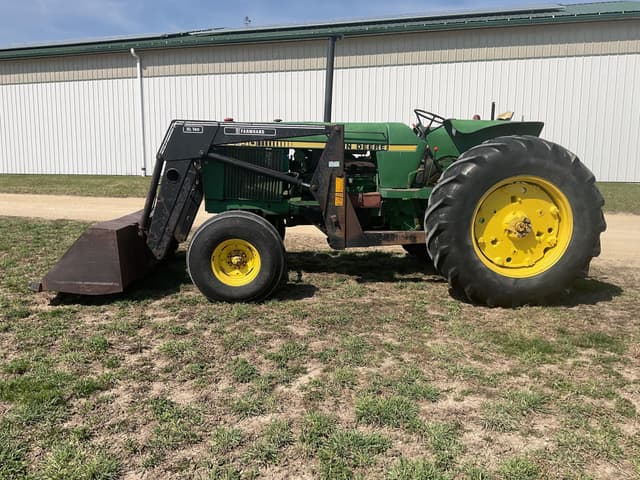 Image of John Deere 2940 equipment image 1