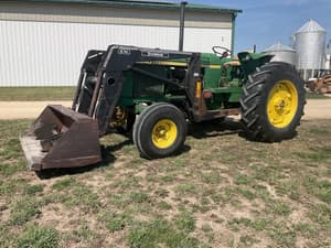 John Deere 2940 Image