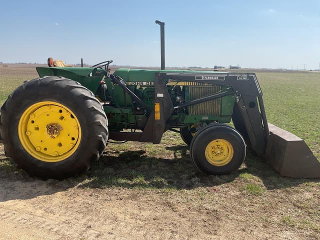 Image of John Deere 2940 equipment image 4