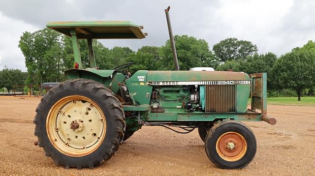 Image of John Deere 2940 equipment image 2