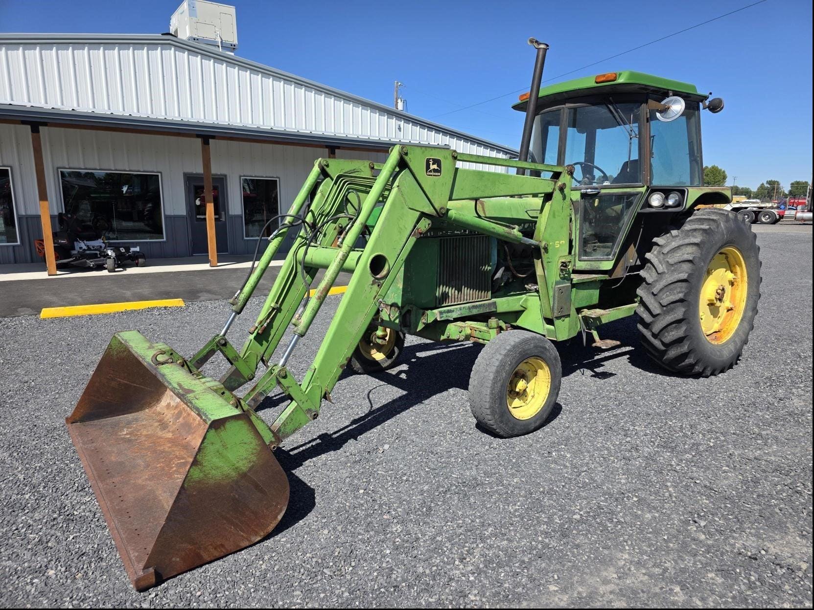 John Deere 2940 Equipment Image0