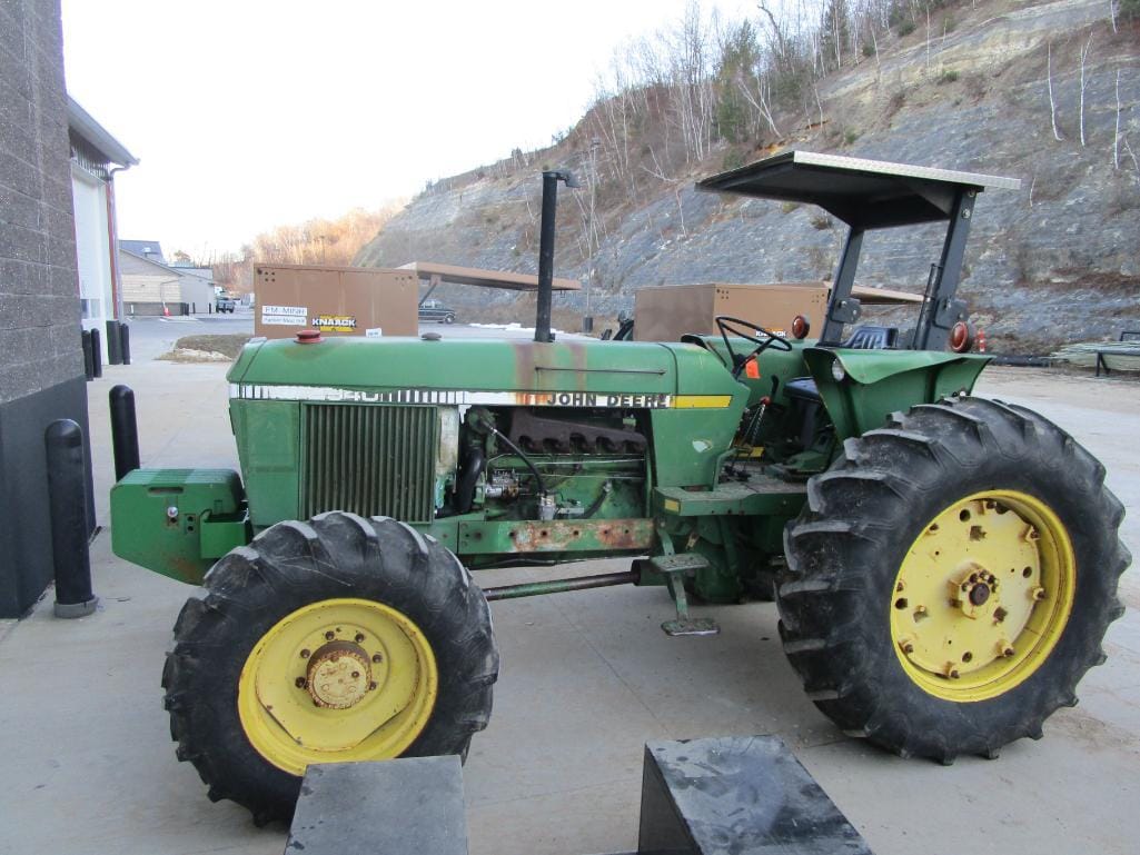 Main image John Deere 2940