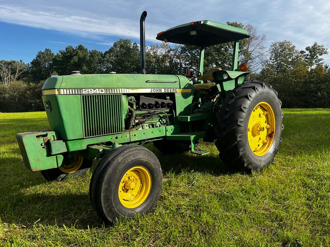 Image of John Deere 2940 Primary image