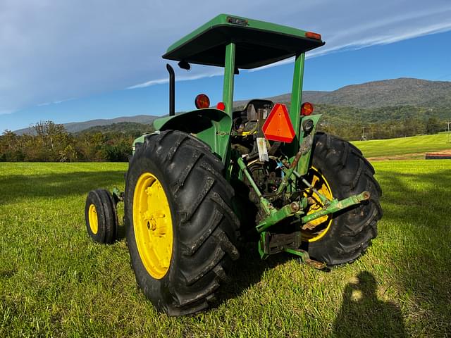 Image of John Deere 2940 equipment image 2