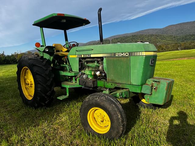 Image of John Deere 2940 equipment image 4