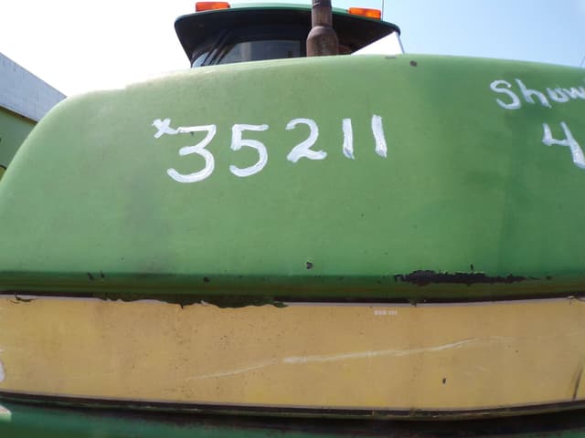 Image of John Deere 2940 equipment image 1