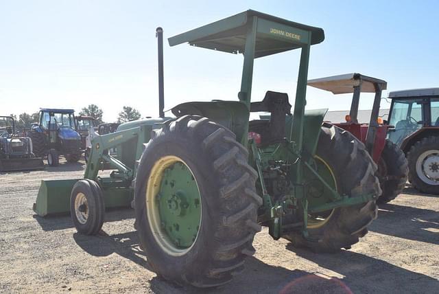 Image of John Deere 2940 equipment image 1