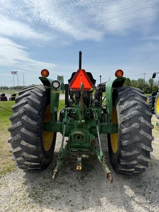 Image of John Deere 2940 equipment image 3