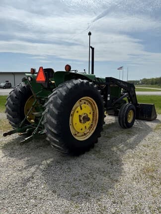 Image of John Deere 2940 equipment image 4