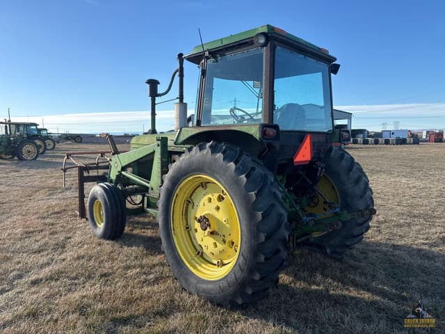 Image of John Deere 2940 equipment image 2