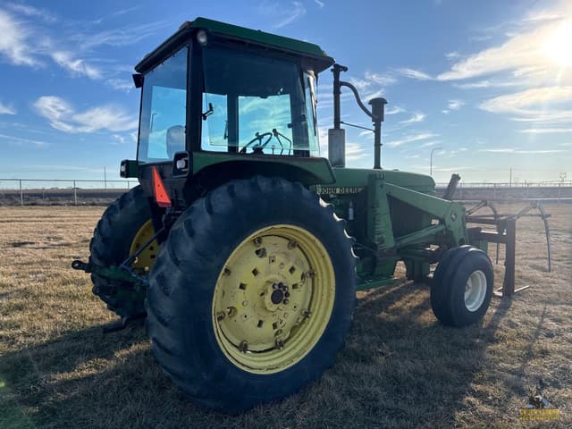 Image of John Deere 2940 equipment image 4