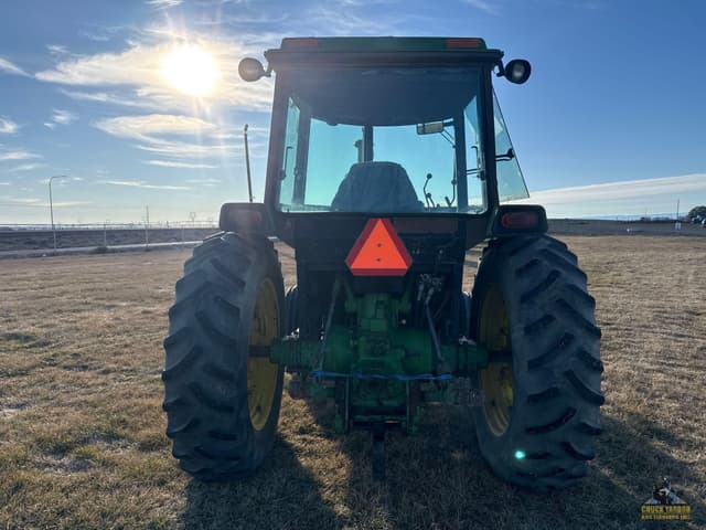 Image of John Deere 2940 equipment image 3