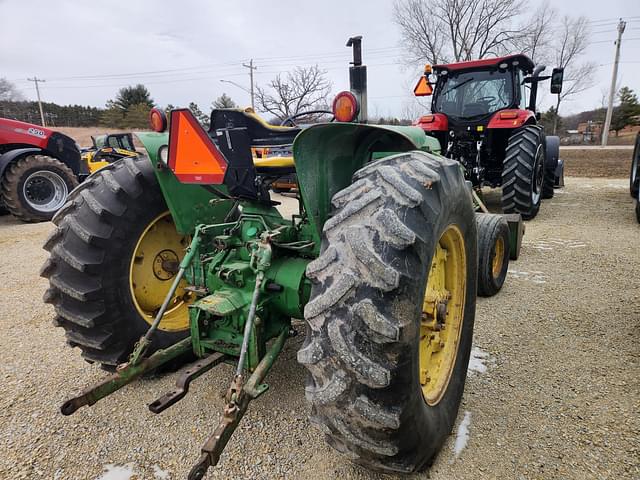 Image of John Deere 2940 equipment image 3