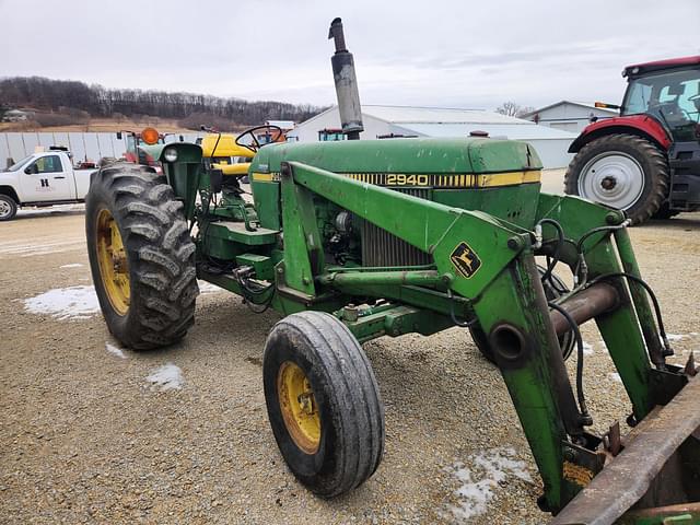 Image of John Deere 2940 equipment image 1