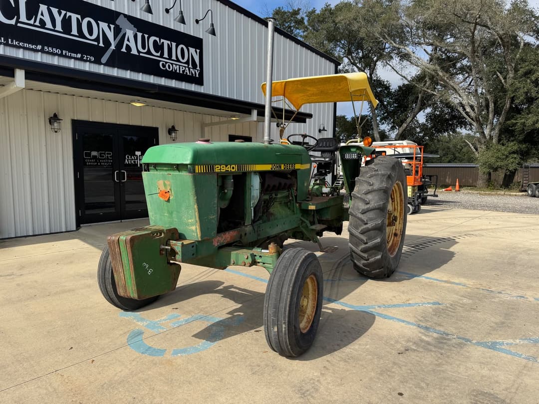 Image of John Deere 2940 Primary image