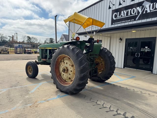 Image of John Deere 2940 equipment image 3