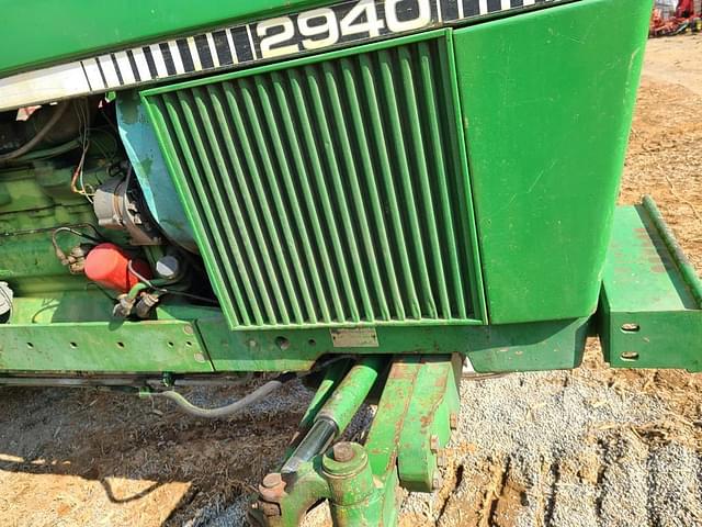 Image of John Deere 2940 equipment image 4