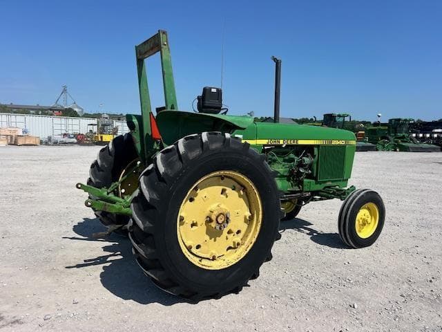 Image of John Deere 2940 equipment image 4