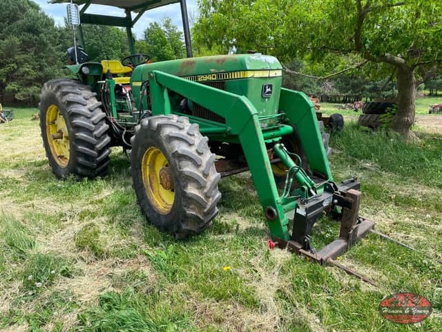 Image of John Deere 2940 equipment image 4