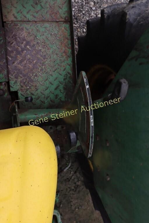 Image of John Deere 2940 equipment image 3