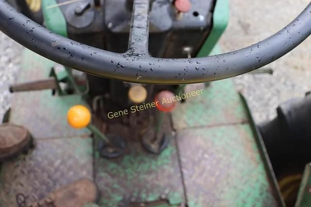 Image of John Deere 2940 equipment image 1