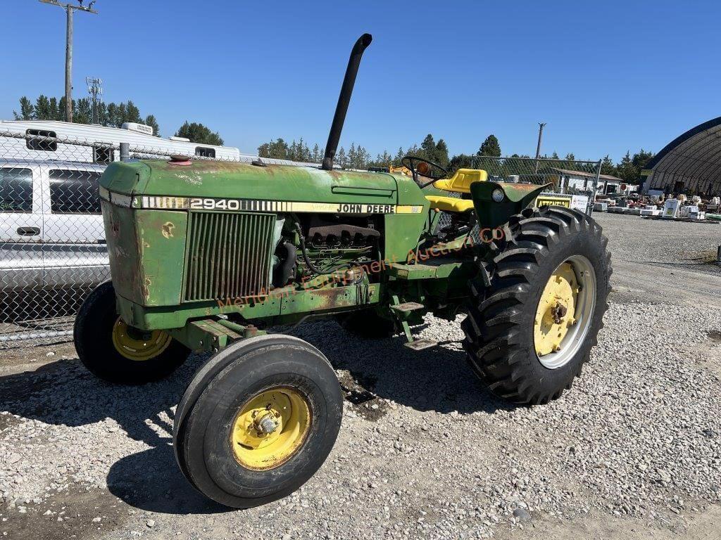 Image of John Deere 2940 Primary image