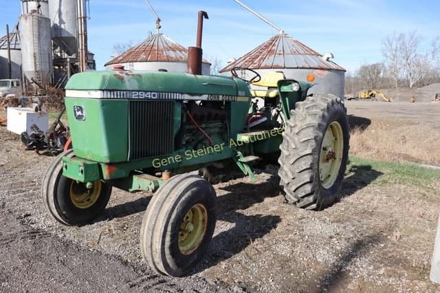 Image of John Deere 2940 equipment image 2