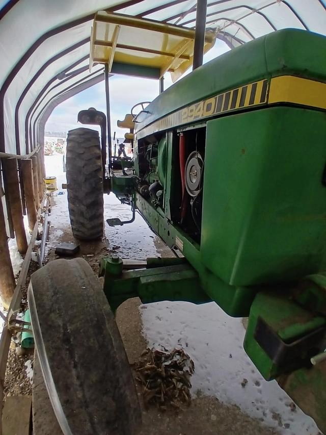 Image of John Deere 2940 equipment image 1