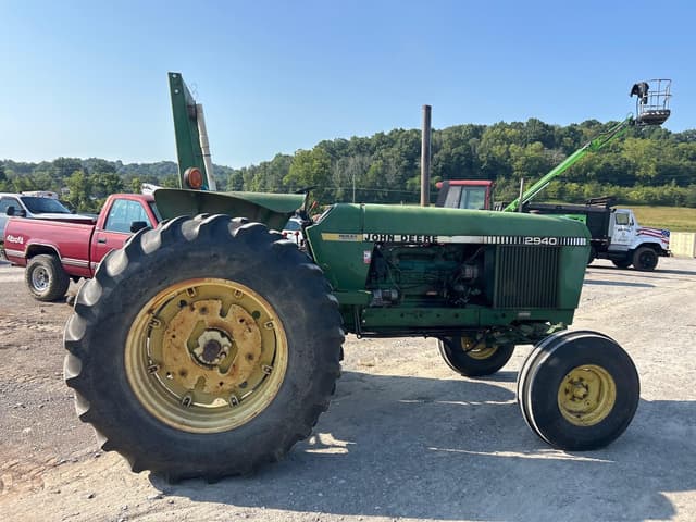 Image of John Deere 2940 equipment image 4