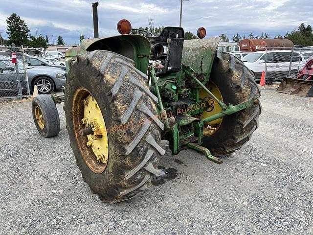 Image of John Deere 2940 equipment image 2