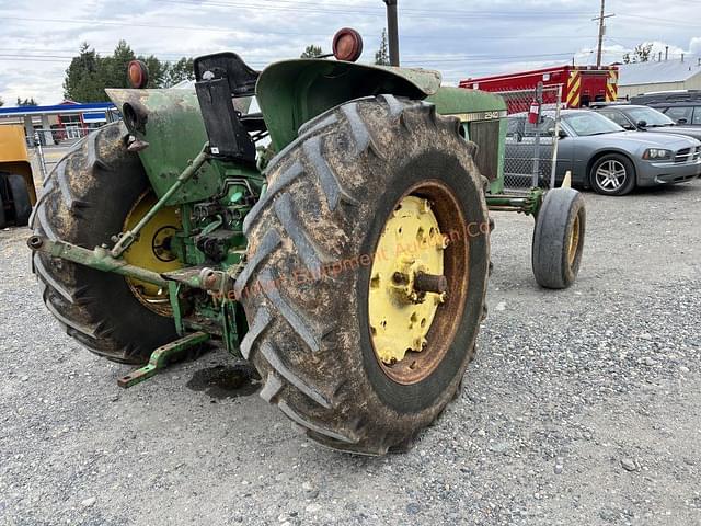 Image of John Deere 2940 equipment image 4